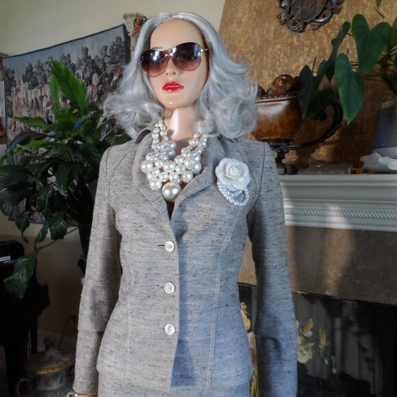 Carolina Herrera Beige Tweed Skirt Suit w/ Raw Edge Detail – Size US 4 - Picture 6 of 16